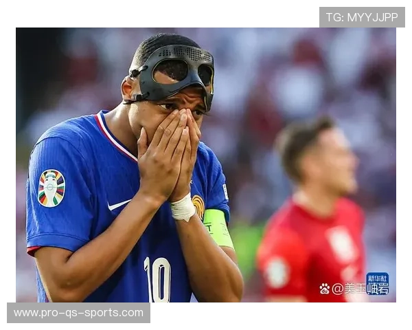 退役球星重返赛场燃情对决 室内足球赛再掀巅峰对决之战